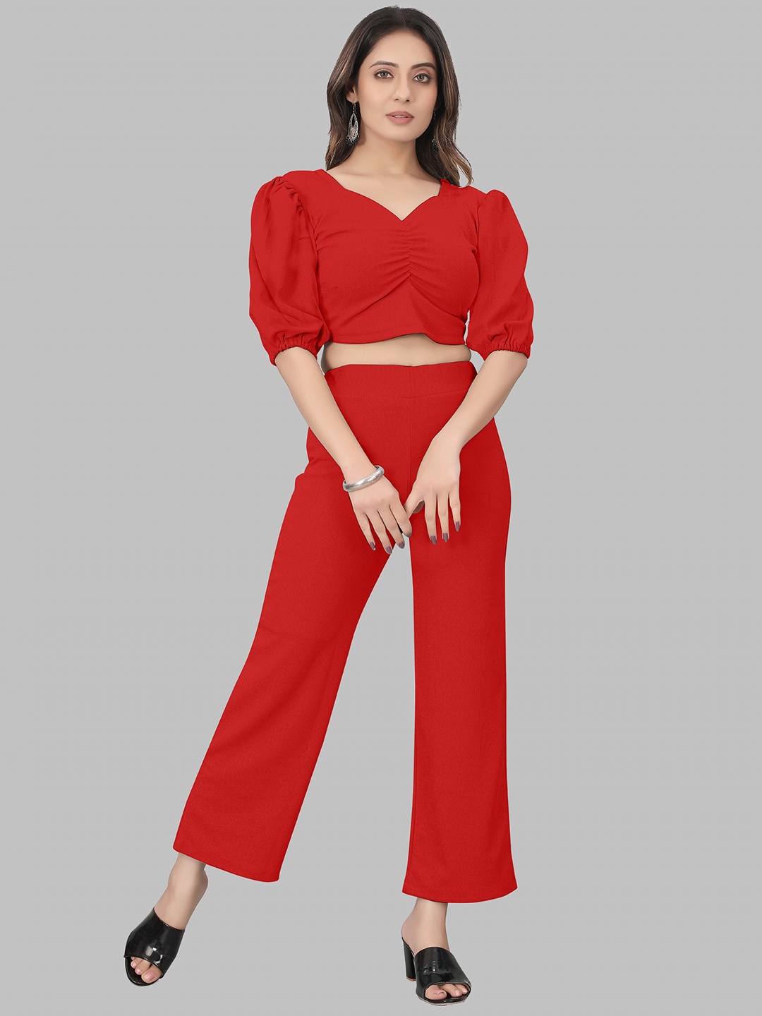 

N N ENTERPRISE V-Neck Crop Top With Trousers, Red