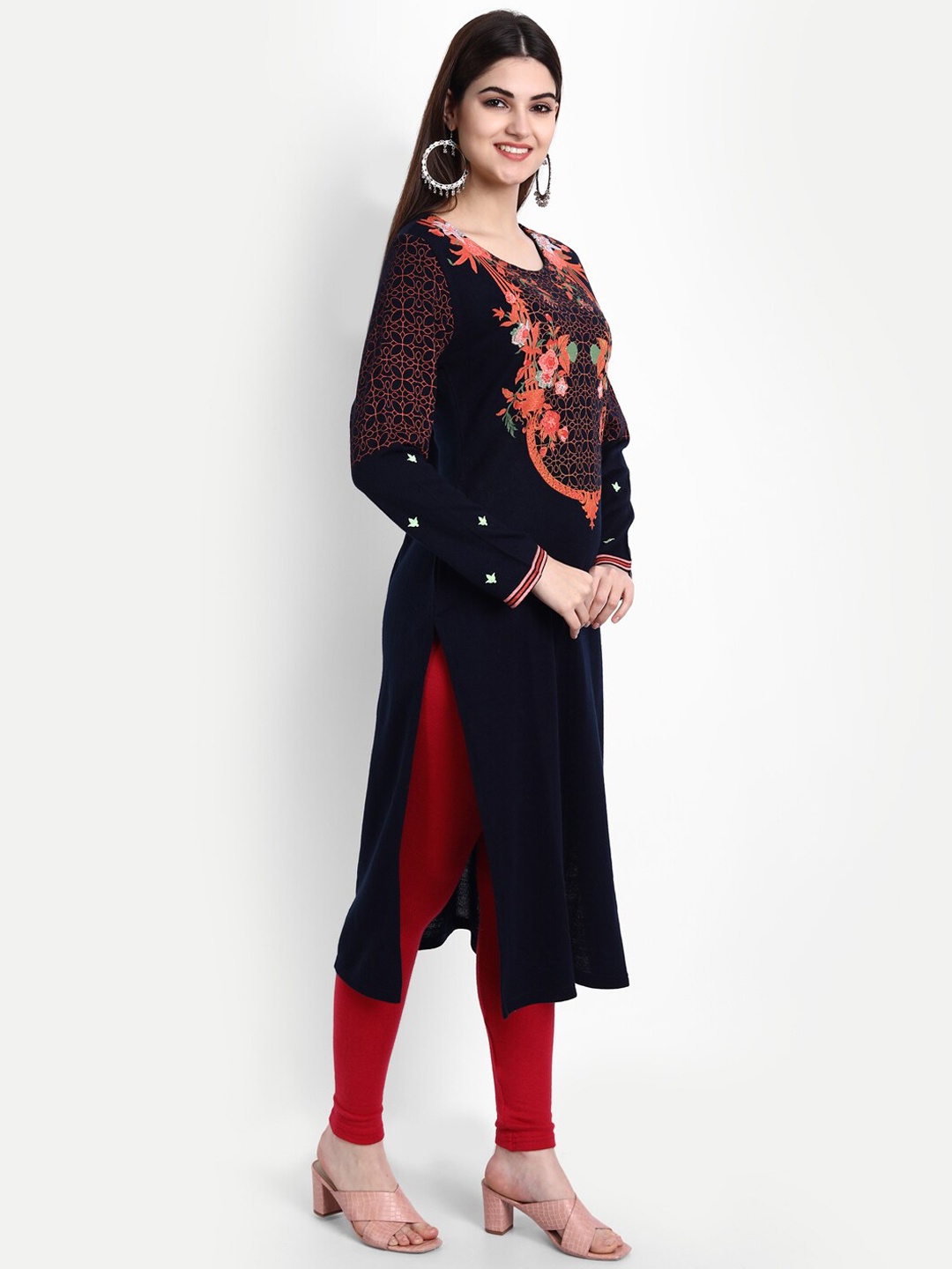

SUTI Floral Printed Woollen Kurta, Navy blue