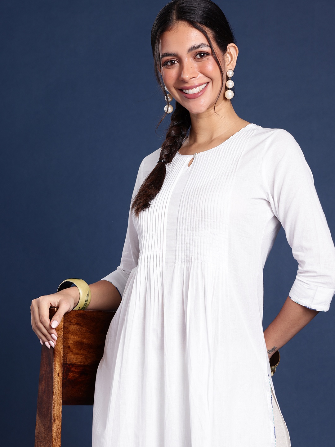 

Taavi Keyhole Neck Pure Cotton Kurta with Handblock details, White
