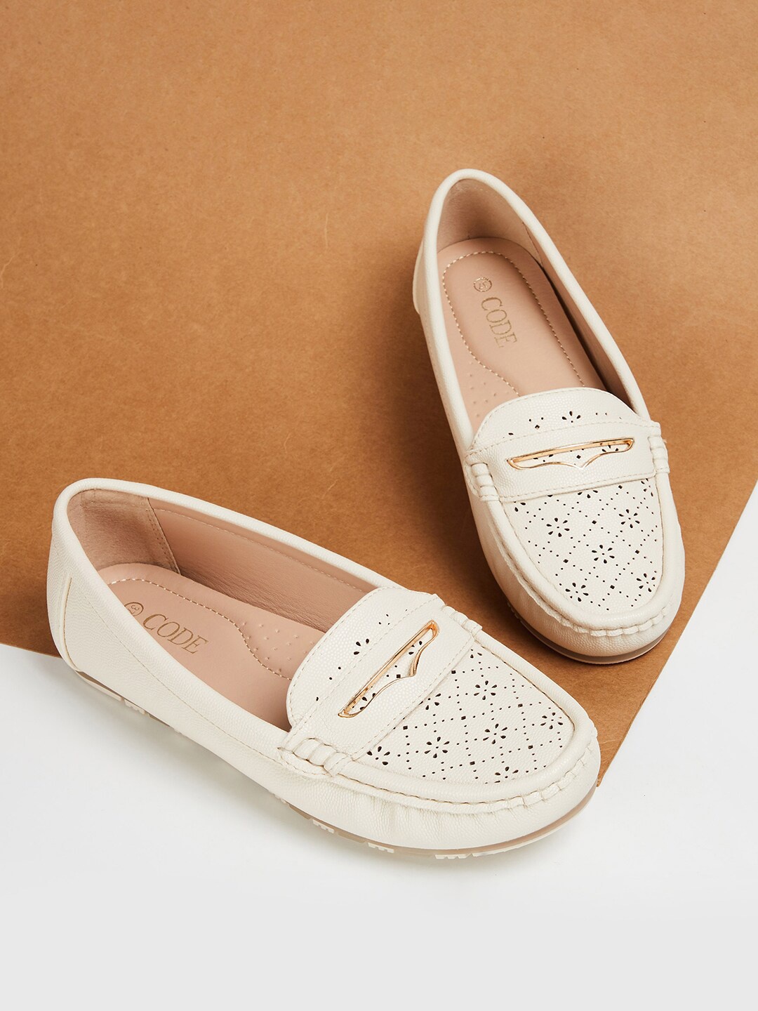 

CODE by Lifestyle Textured Ballerinas With Laser Cuts, Off white