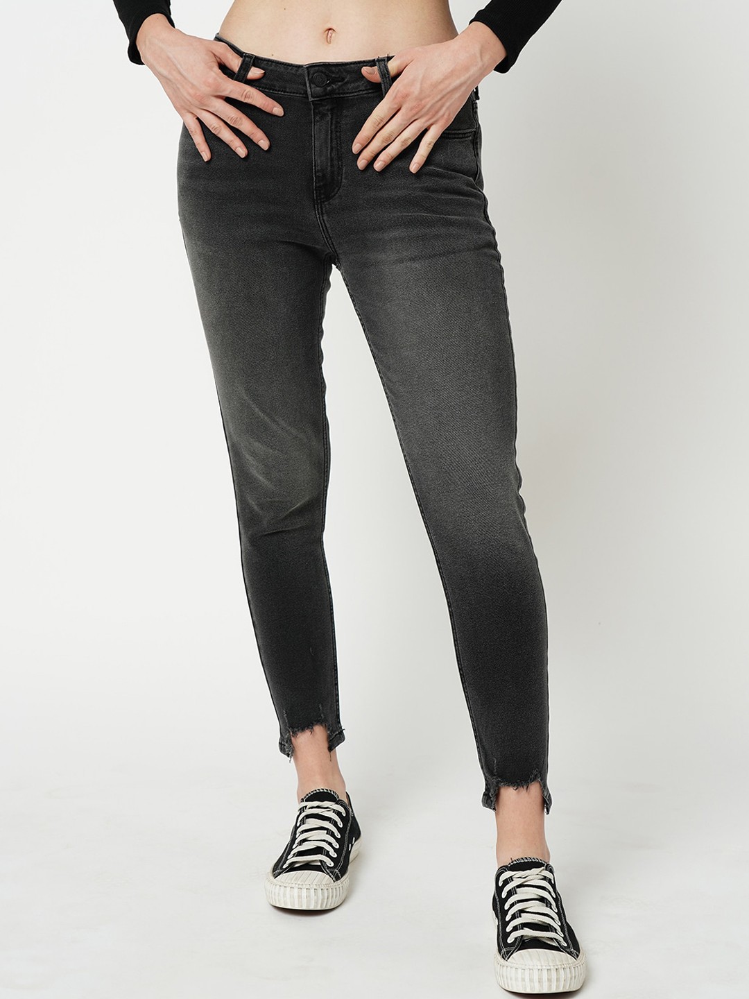

ONLY Women Slim Fit Clean Look Light Fade Cropped Stretchable Jeans, Black