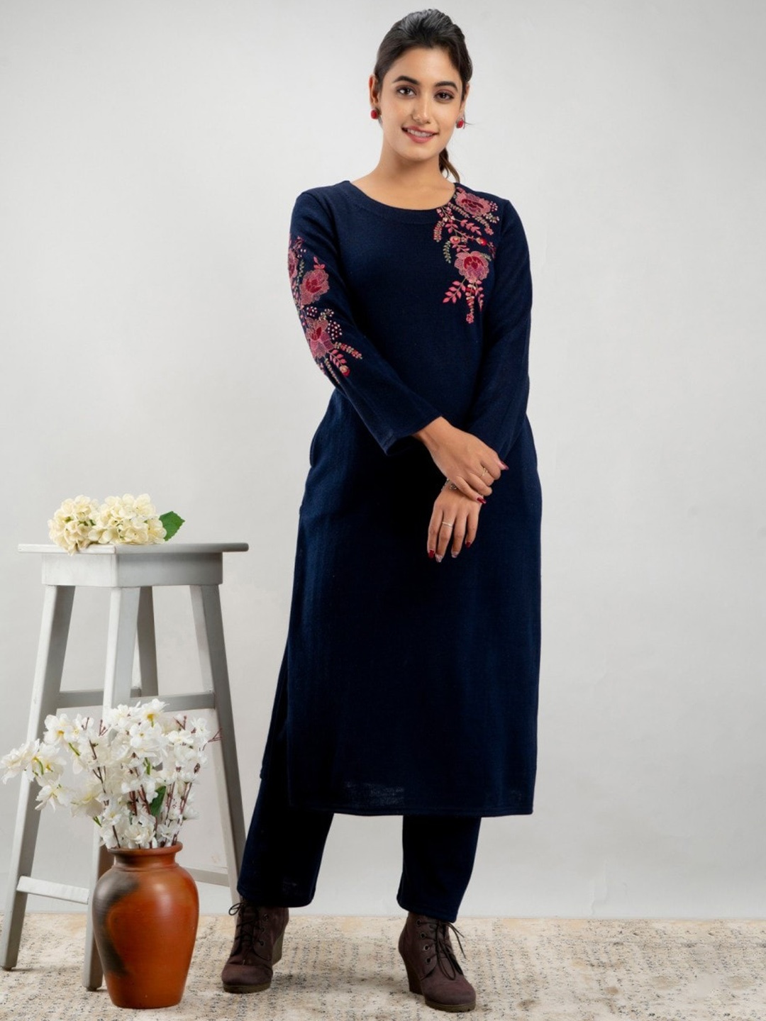 

SUTI Floral Embroidered Pure Wool Kurta With Trouser, Blue