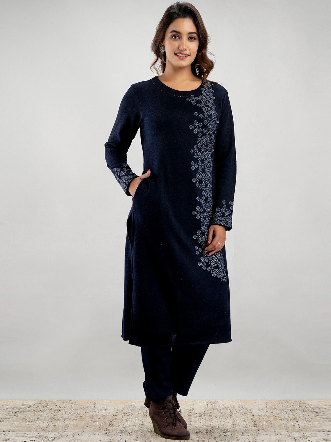 

SUTI Ethnic Motifs Embroidered Pure Wool Kurta With Trousers, Navy blue