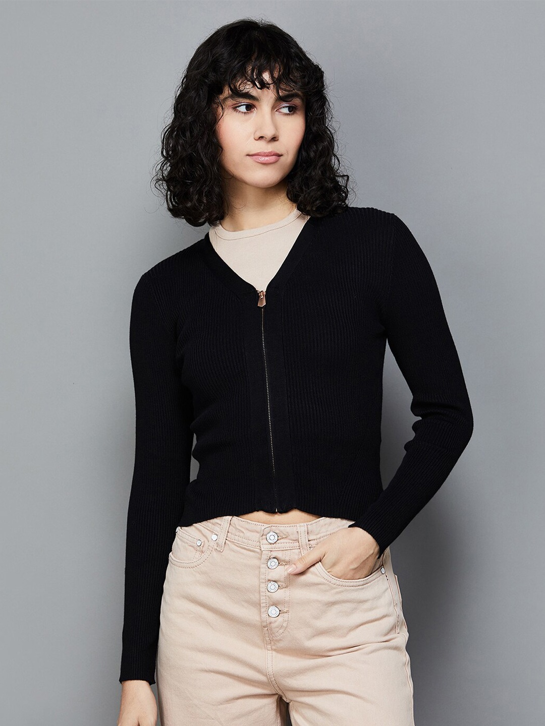 

Ginger by Lifestyle V-Neck Long Sleeves Top, Black