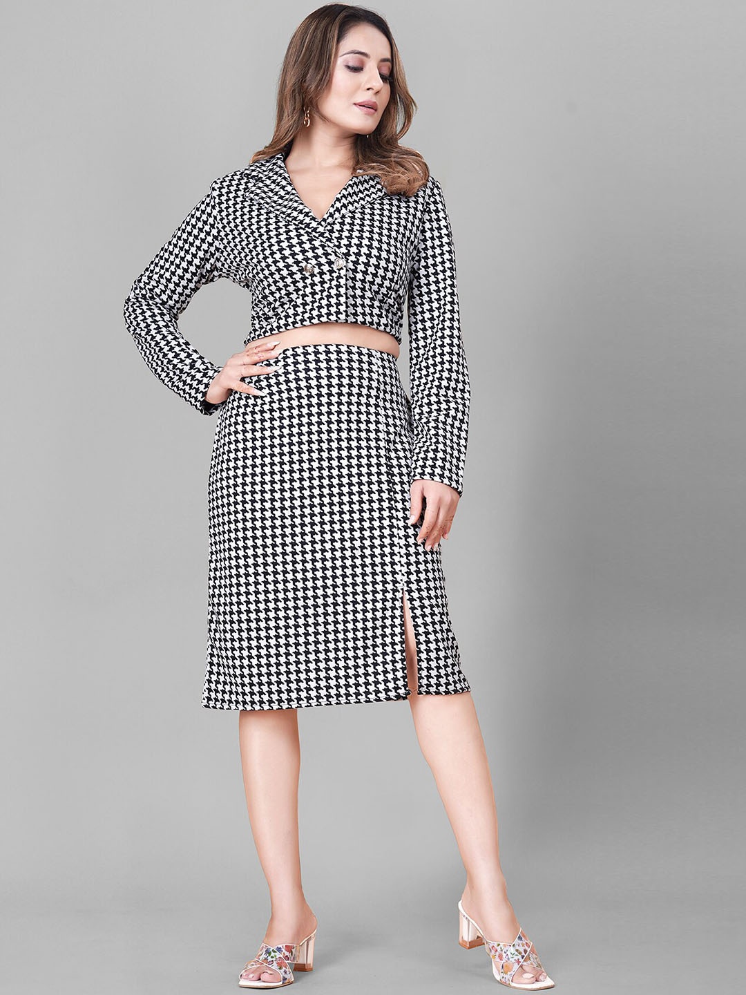 

N N ENTERPRISE Printed Crop Coat With Skirts Co-Ords, Black