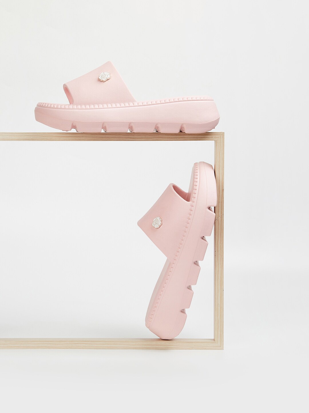 

Ginger by Lifestyle Women Embellished Sliders, Pink