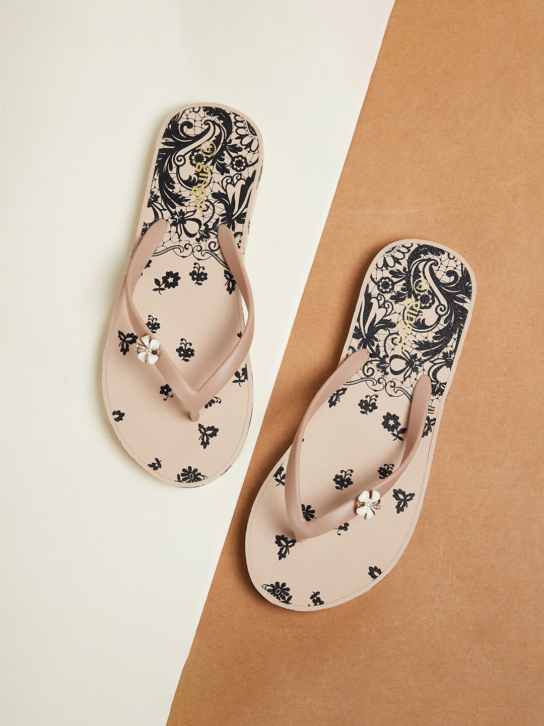 

Ginger by Lifestyle Women Printed Thong Flip-Flops, Beige