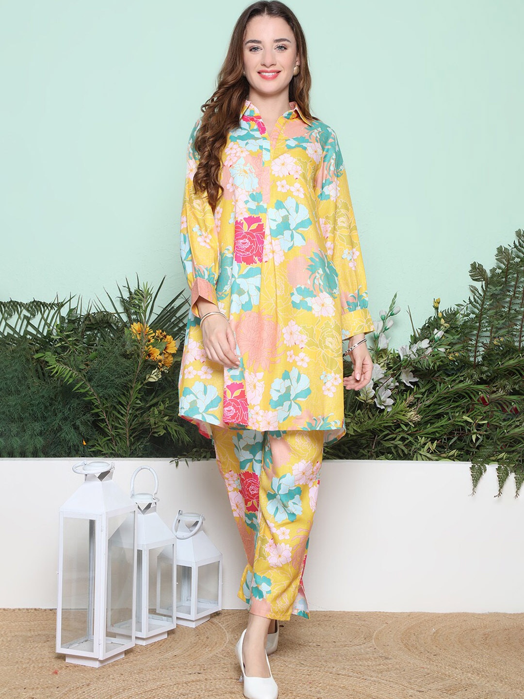 

Bhama Couture Floral Printed Shirt Collar A-Line Kurta With Trousers, Yellow