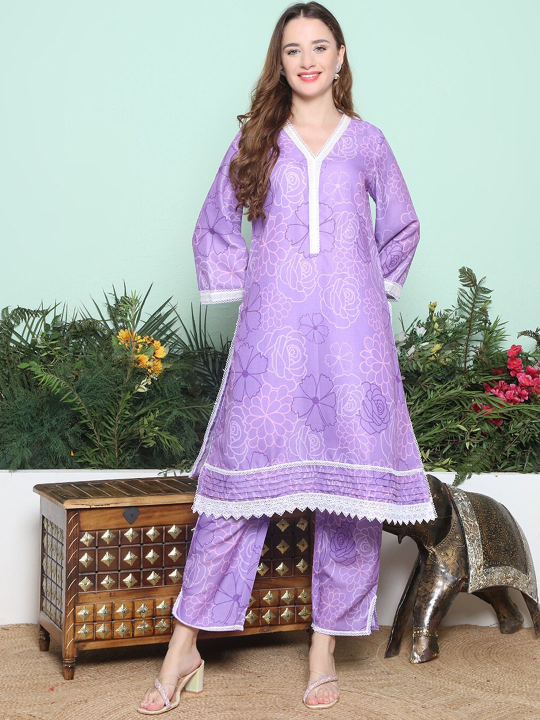 

Bhama Couture Floral Printed V-Neck Regular Pure Cotton Kurta with Trousers, Purple