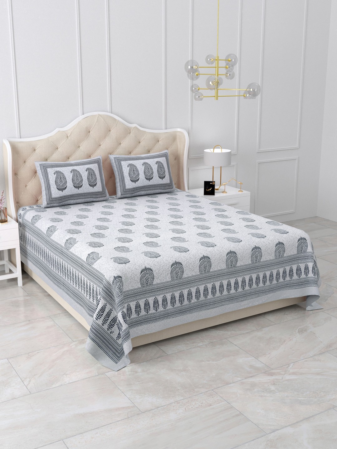 

DOLLIFI White & Black Printed Cotton 260 TC King Bedsheet With 2 Pillow Covers