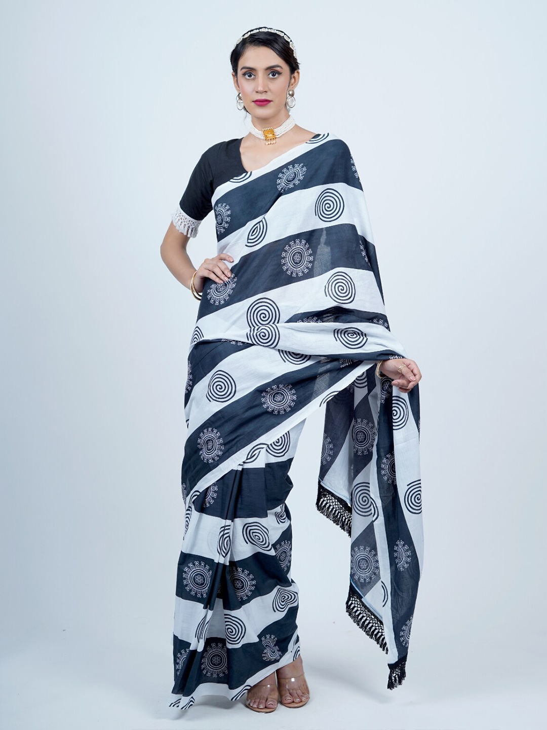 

BUTA BUTI Ethnic Motifs Printed Pure Cotton Saree, White