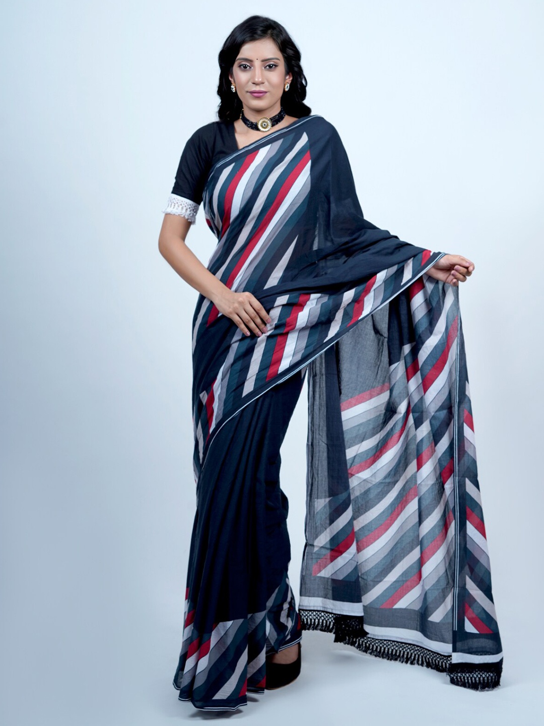 

BUTA BUTI Striped Printed Pure Cotton Saree, Navy blue