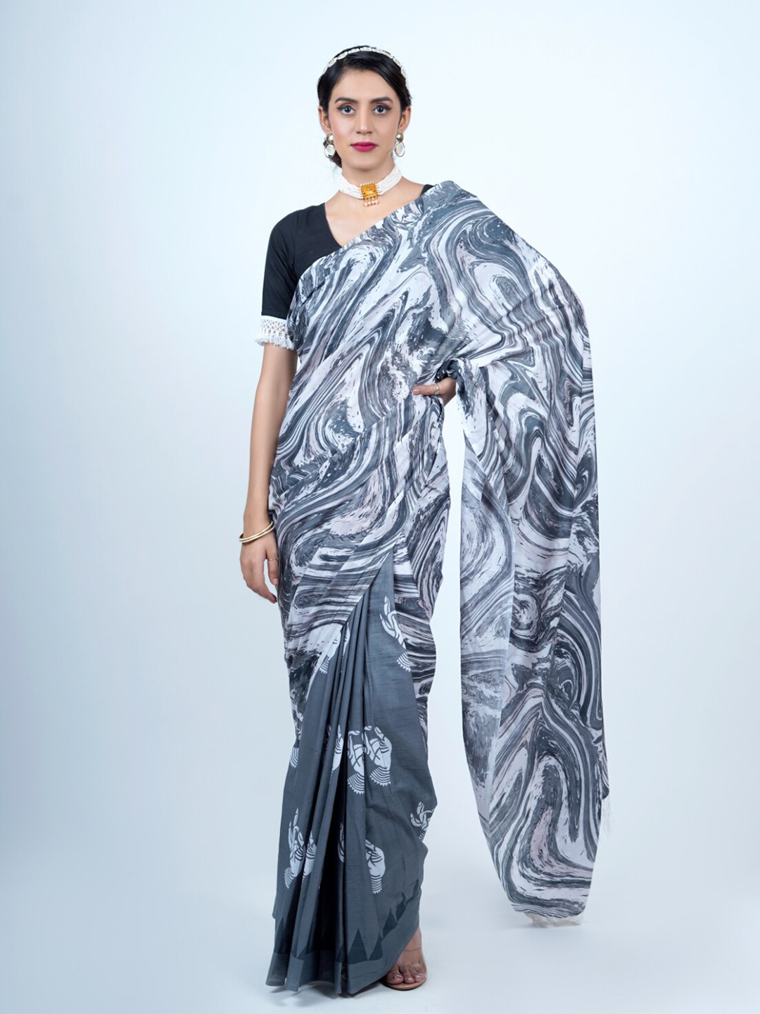 

BUTA BUTI Abstract Printed Pure Cotton Tasseled Saree, Grey melange