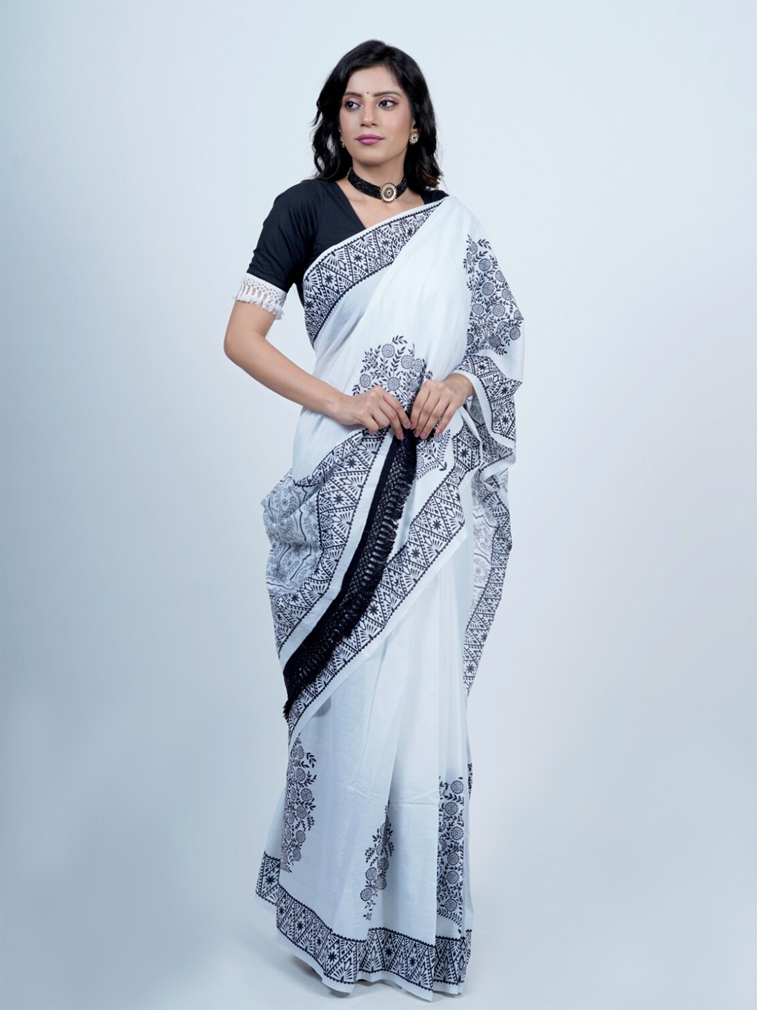 

BUTA BUTI Ethnic Motifs Printed Pure Cotton Saree, White