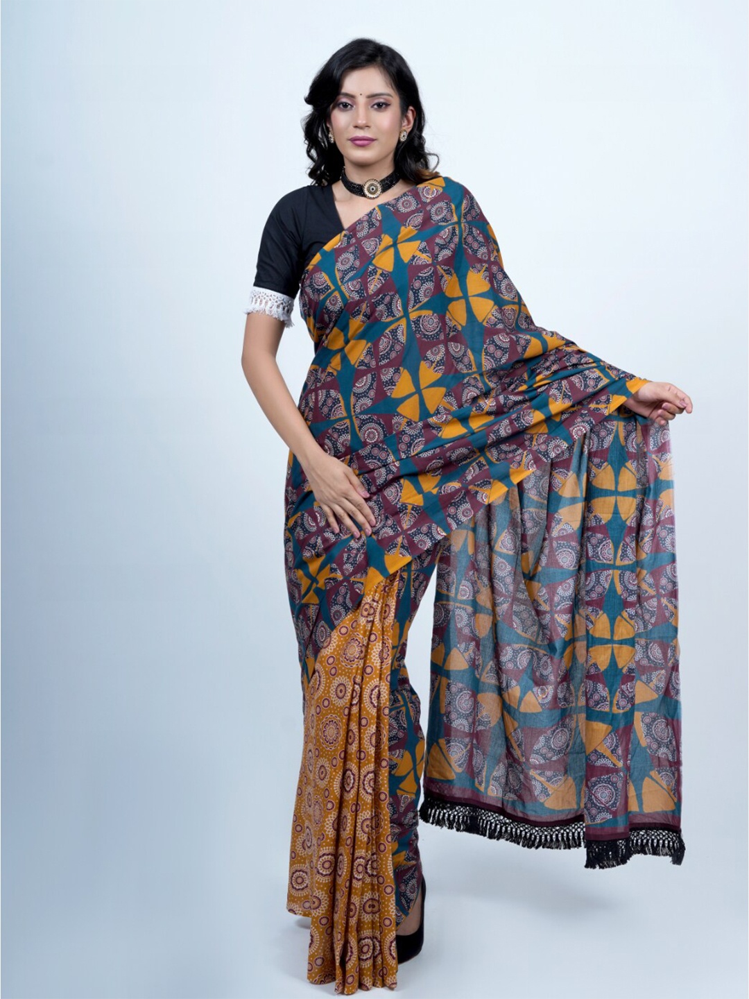 

BUTA BUTI Ajrak Printed Pure Cotton Tasseled Saree, Blue