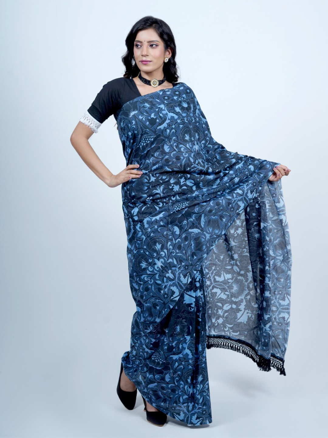 

BUTA BUTI Floral Printed Pure Cotton Saree, Navy blue