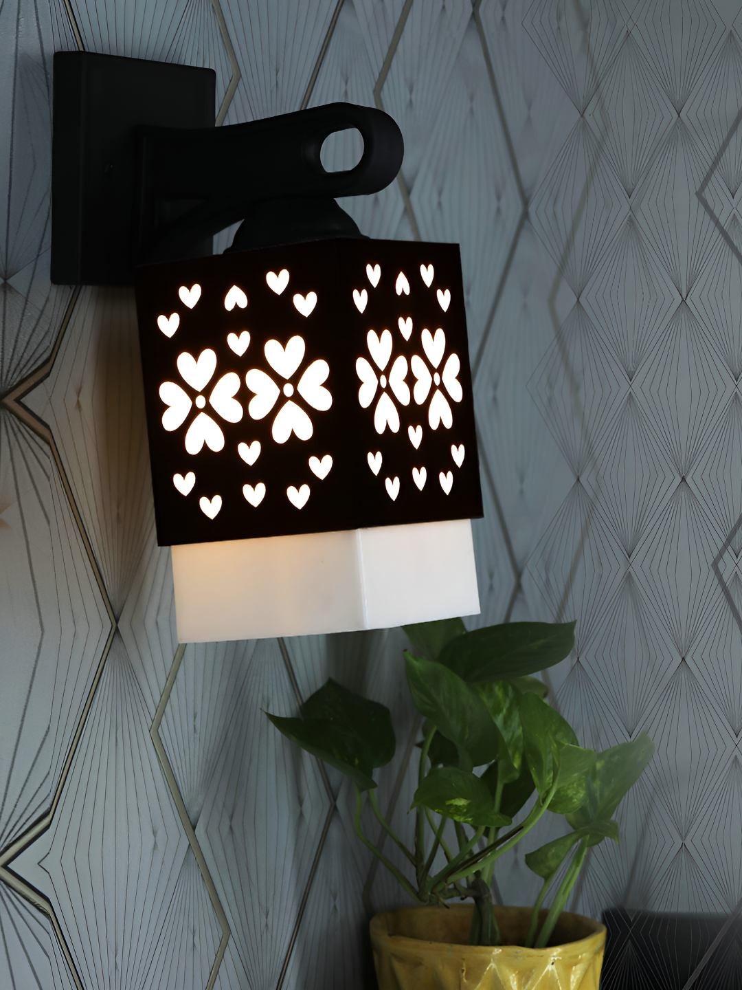 

Afast Black &White Textured Wooden Square Shaped Wall Lamp