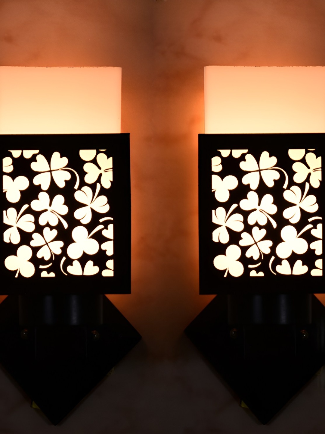 

Afast 2 Pcs Black & White Wooden Traditional Square Shaped Wall Lamps
