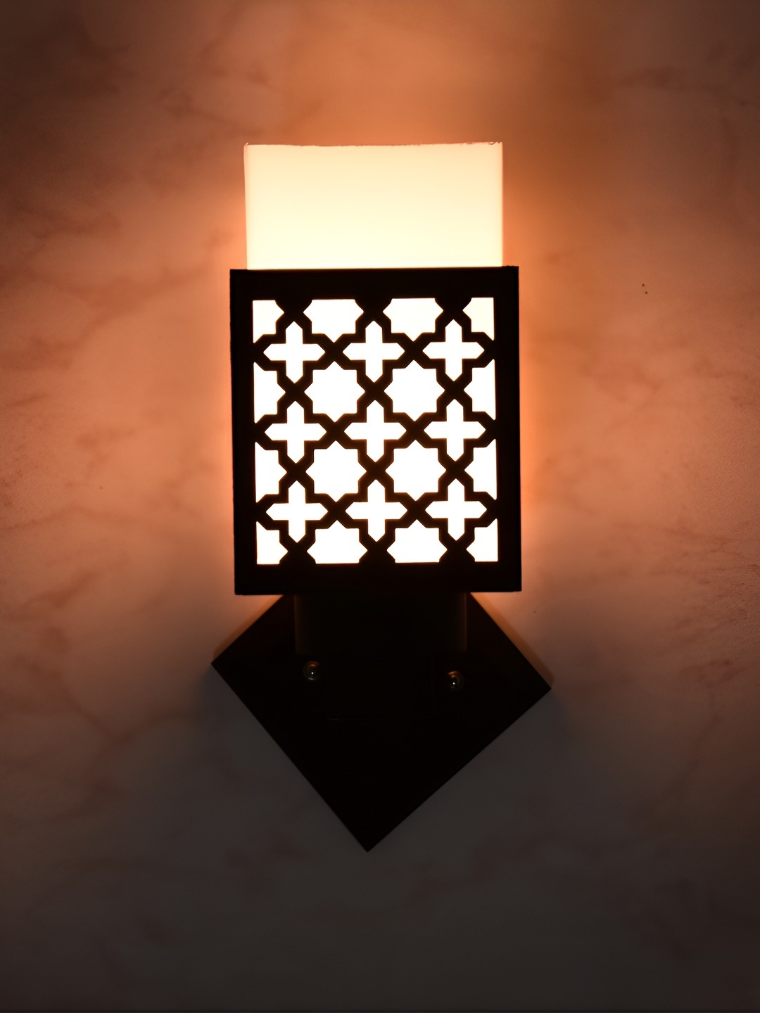 

Afast Black & White Textured Square Shaped Wall Lamp