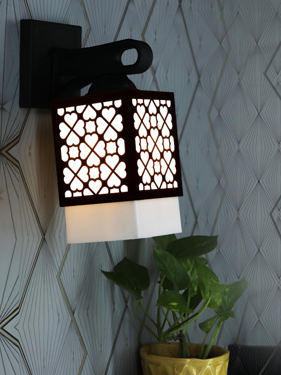 

Afast Black & White Wooden Traditional Square Shaped Wall Lamp