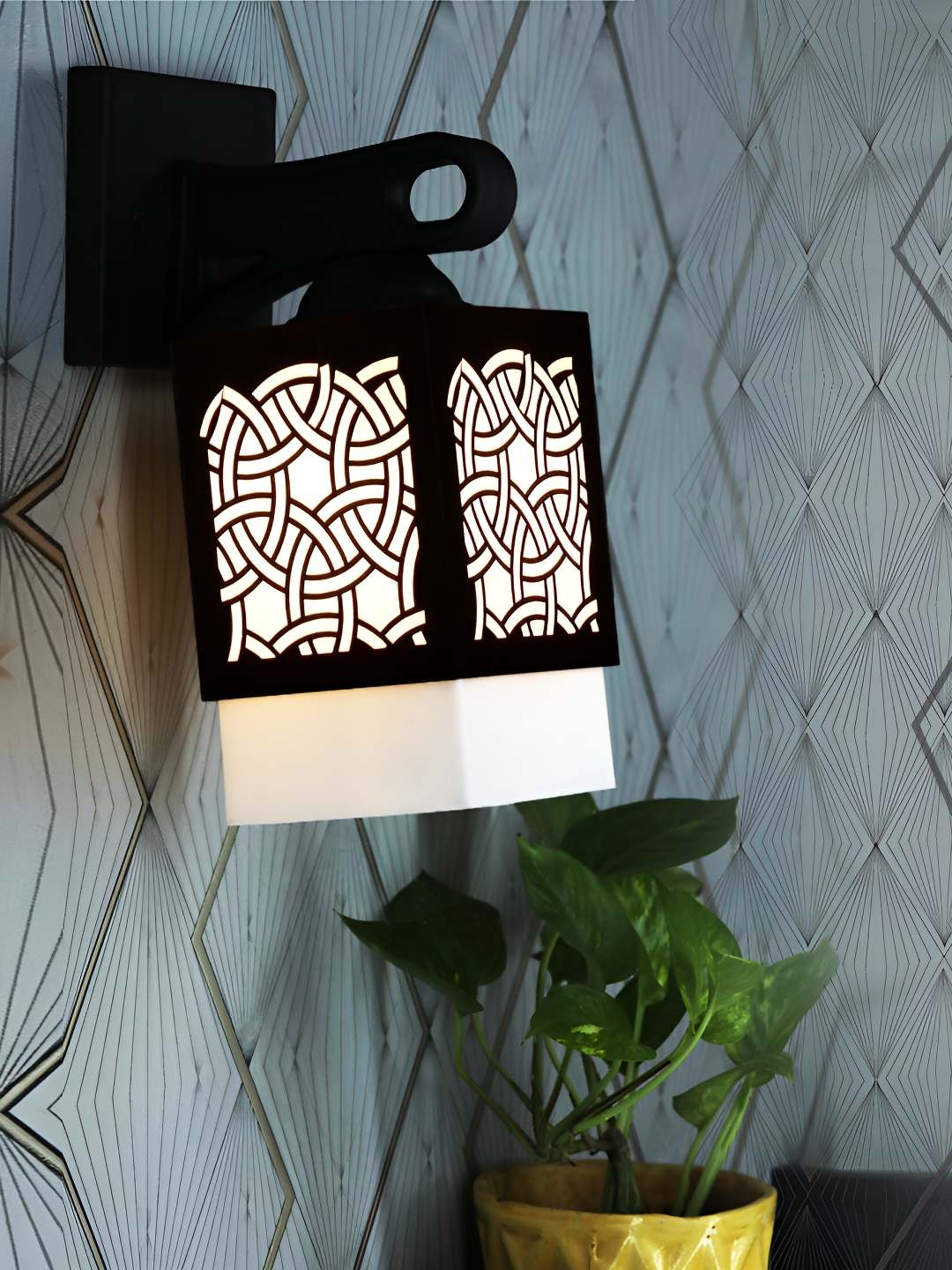 

Afast White & Black Textured Wooden Square Shaped Wall Lamp