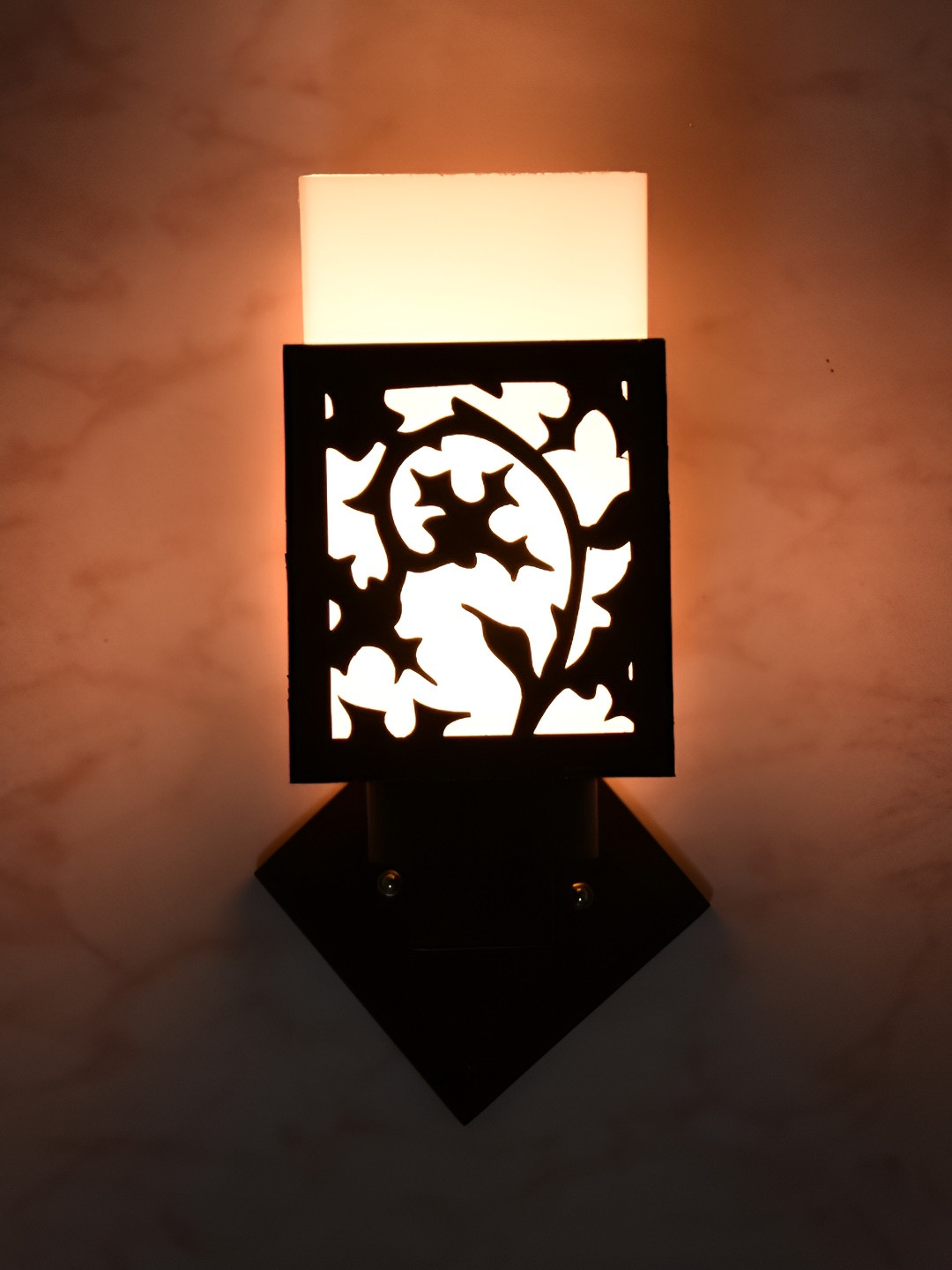 

Afast Black & White Textured Wooden Traditional Square Shaped Wall Lamp