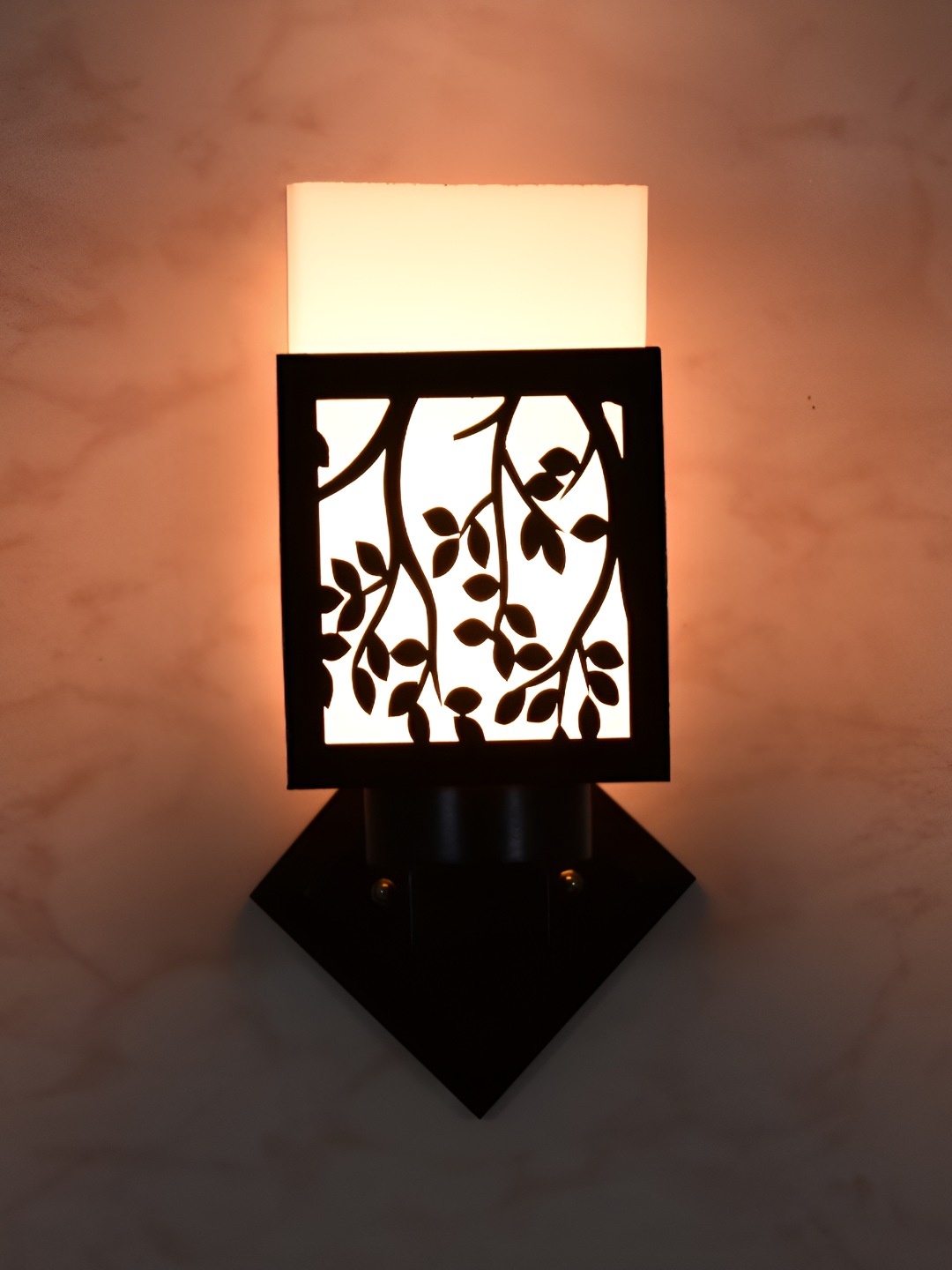 

Afast Black & White Wood Traditional Square Textured Shaped Wall Lamp