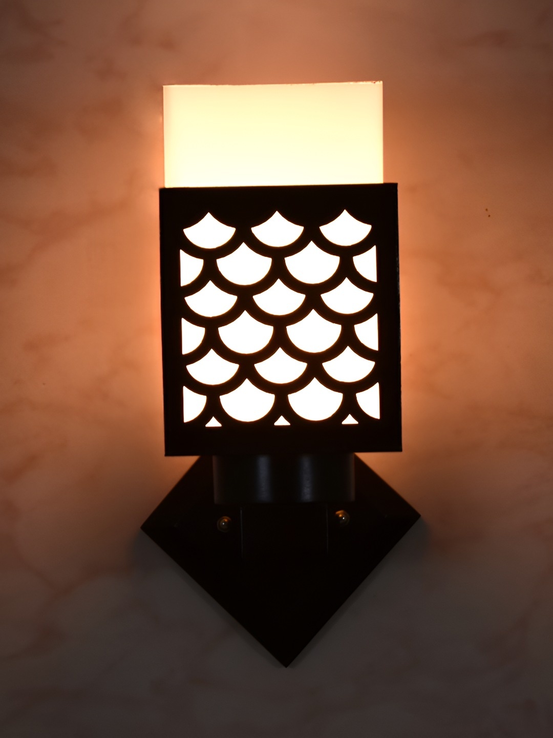 

Afast Black Textured Wooden Traditional Square Shaped Wall Lamp