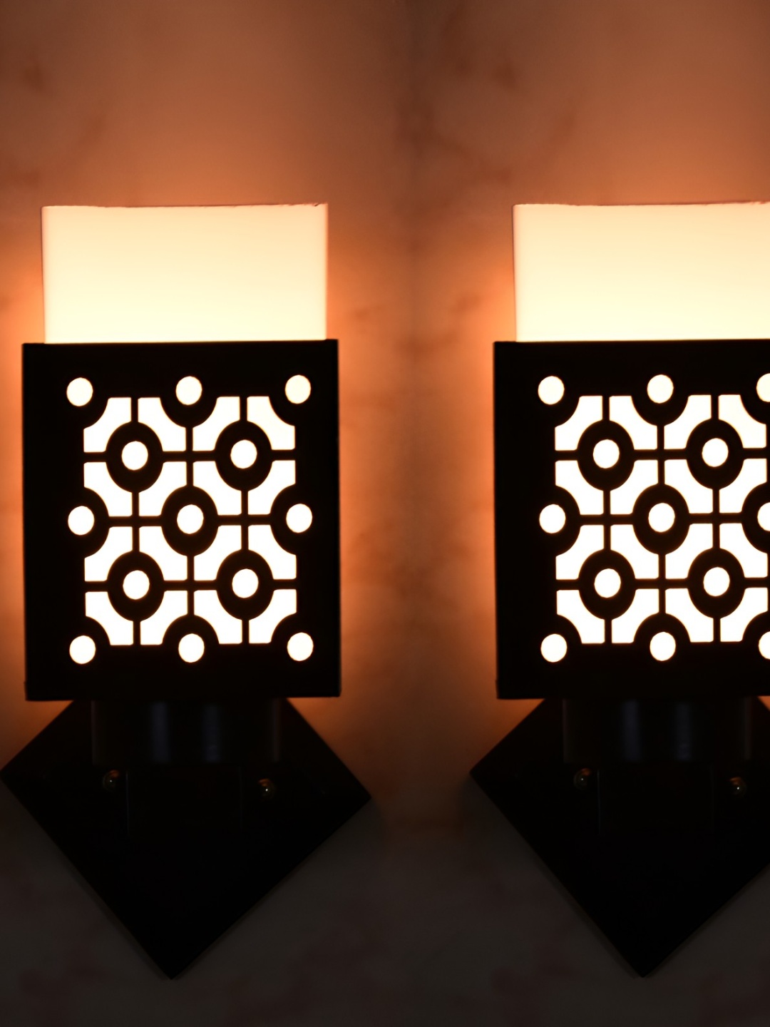 

Afast White & Black 2 Pieces Textured Contemporary Square Shaped Wall Lamps