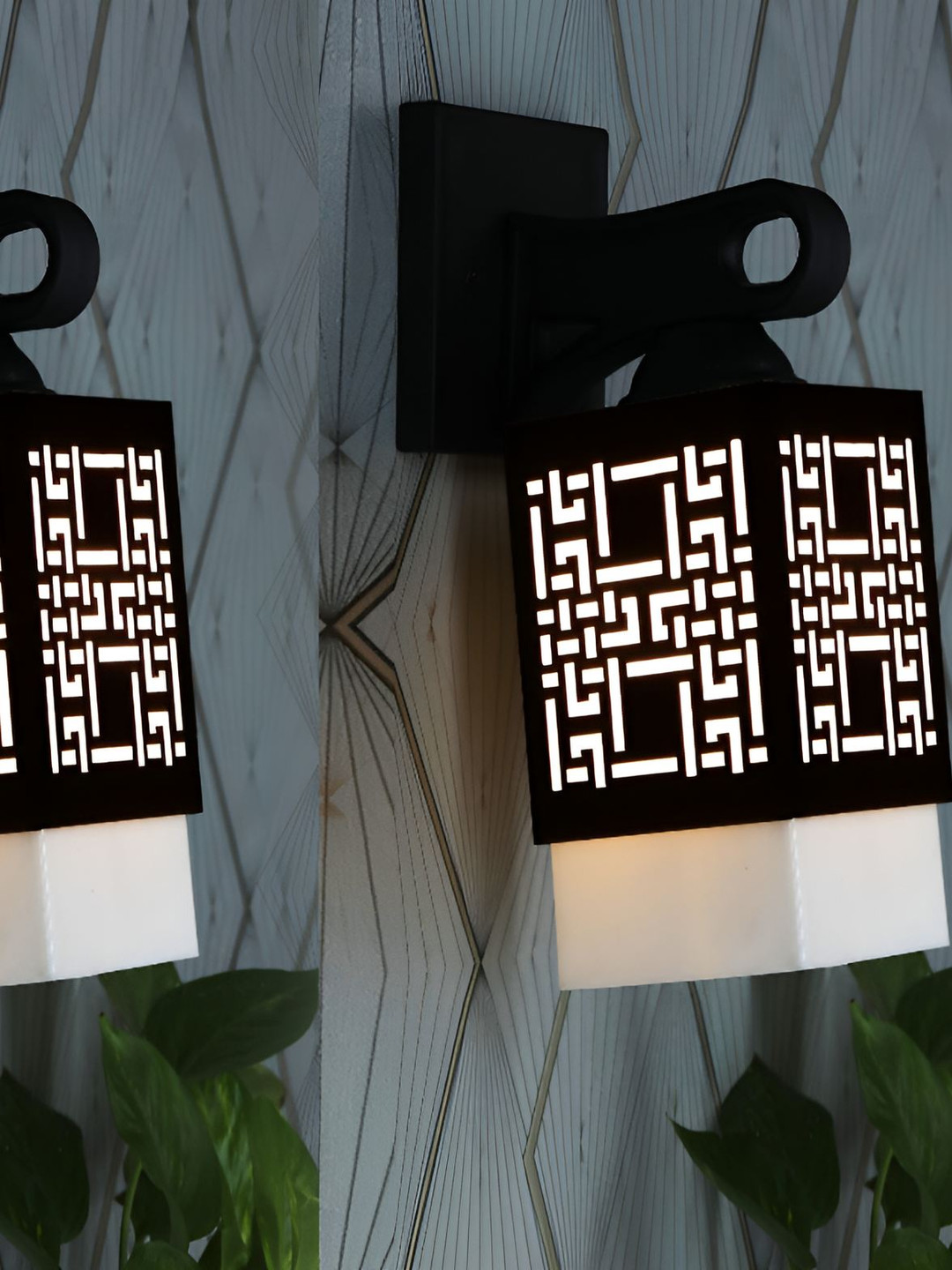 

Afast Black & White 2 pieces Textured Square Shaped Wall Lamp