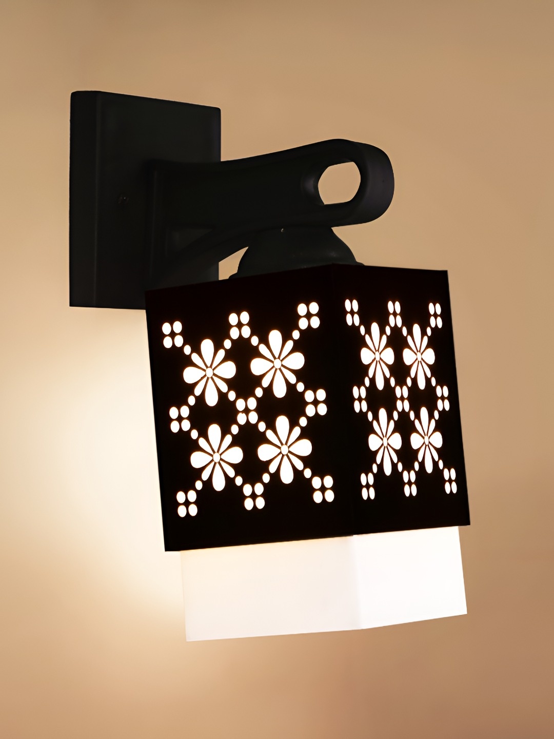 

Afast Black & White Wooden Textured Square Shaped Wall Lamp