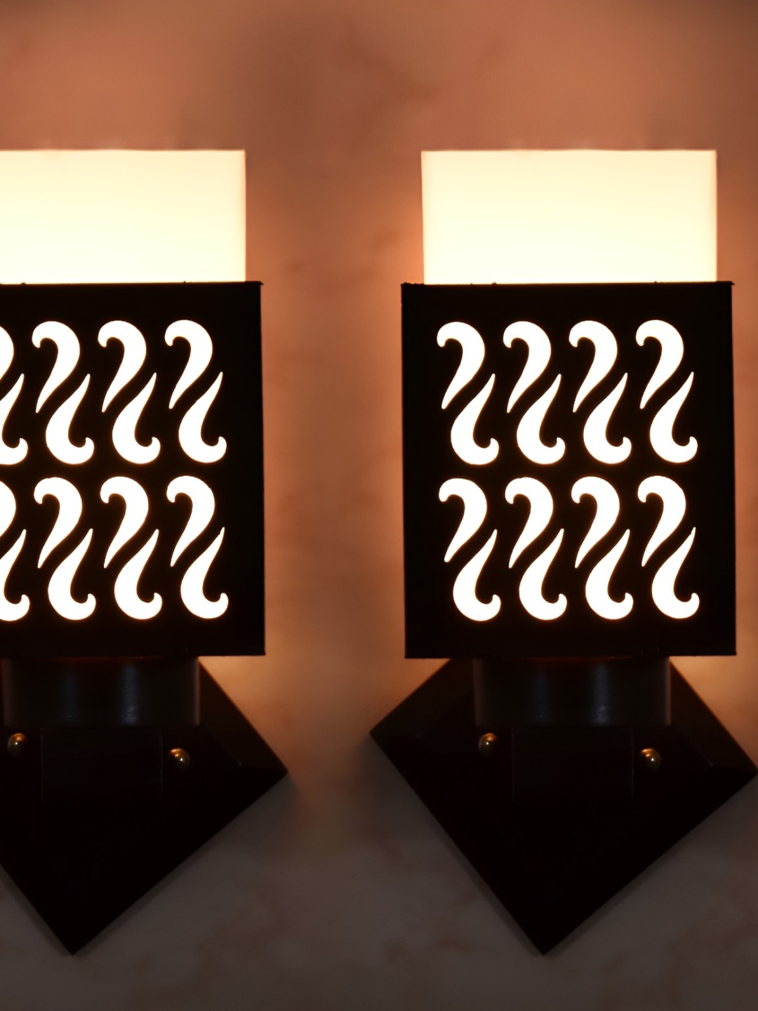 

Afast White Black 2 Pieces Textured Contemporary Square Wall Lamps