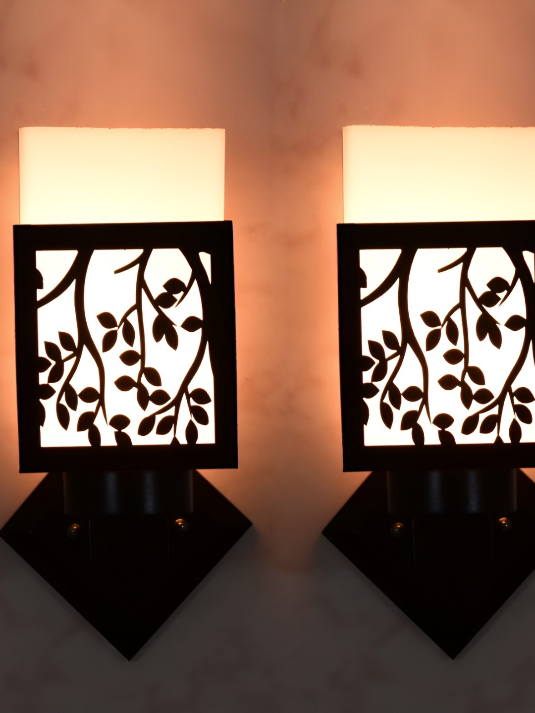 

Afast 2 Pcs Black & White Wooden Traditional Square Shaped Wall Lamps