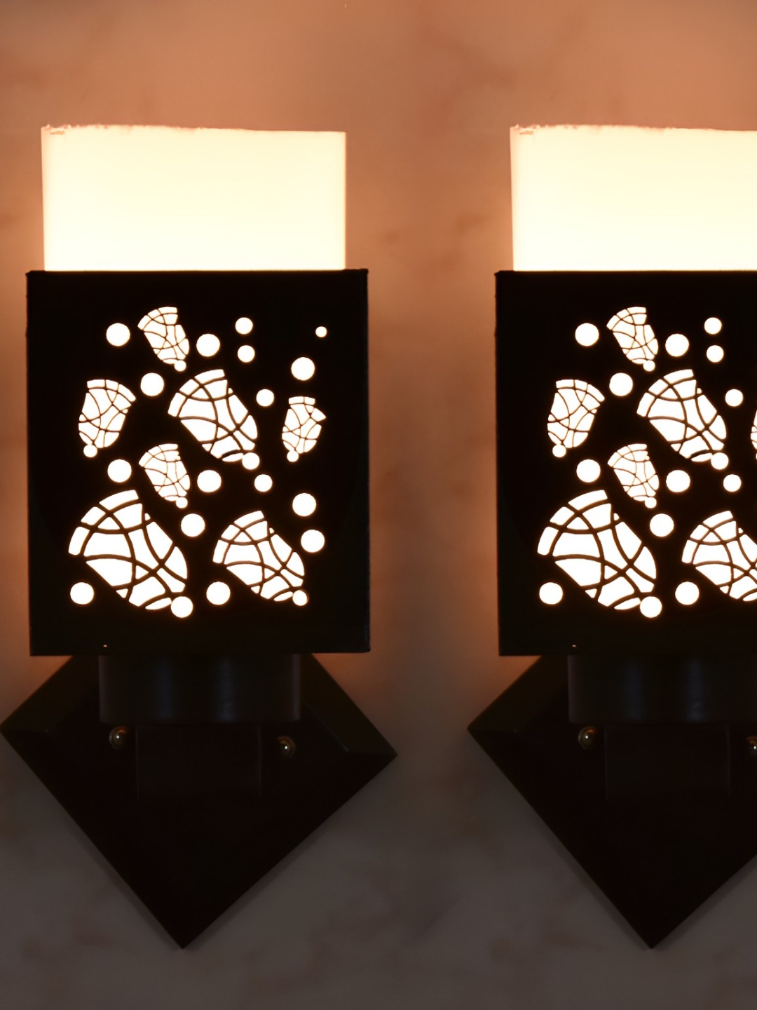 

Afast White & Black 2 Pieces Textured Contemporary Wood Square Shaped Wall Lamps