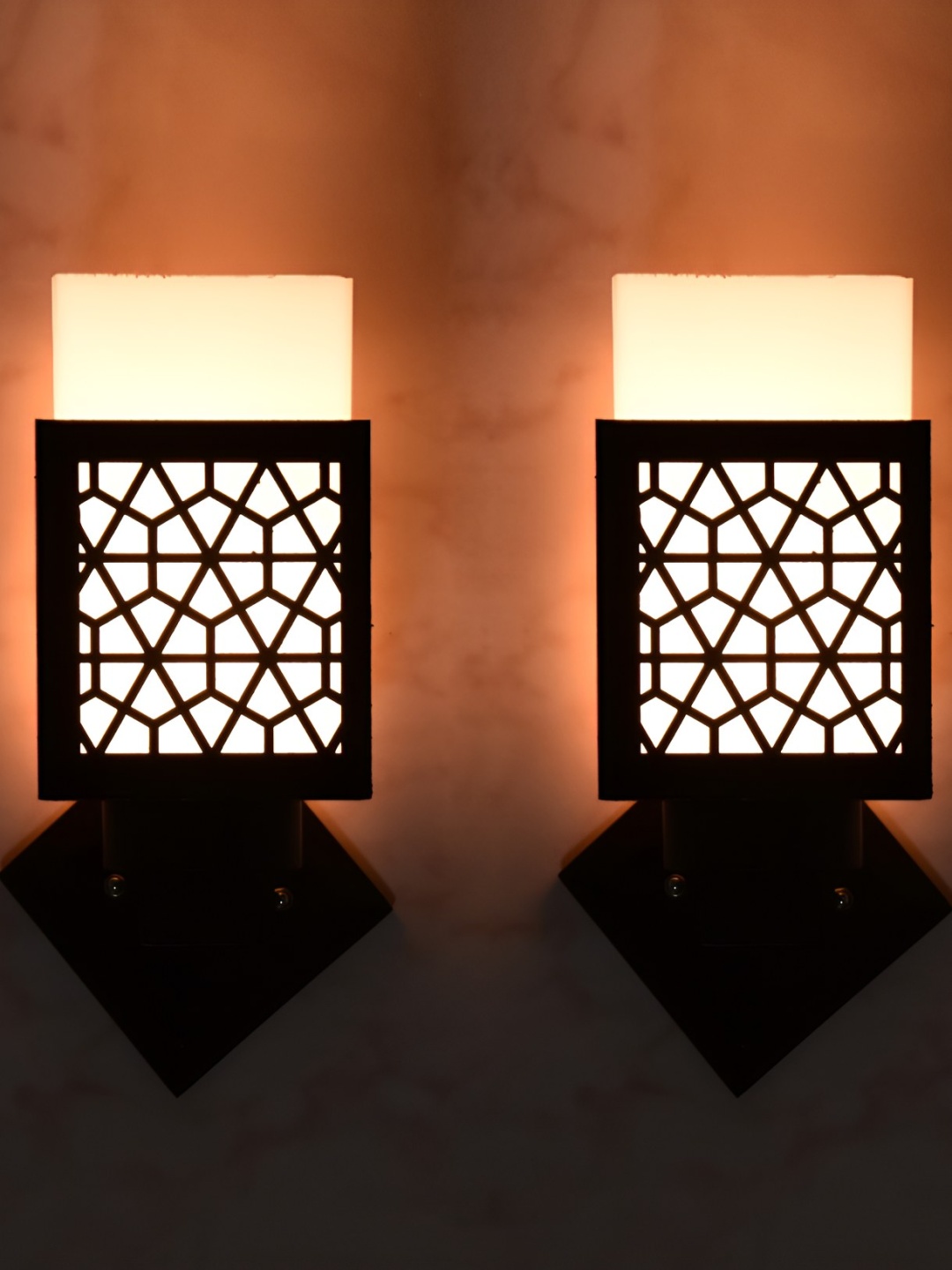 

Afast White & Black 2 Pieces Wooden Traditional Square Shaped Wall Lamp