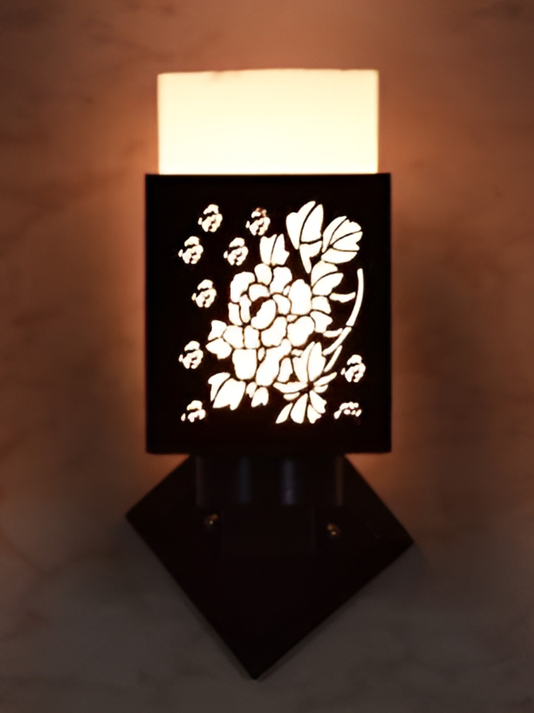 

Afast White & Black Textured Wooden Square Shaped Wall Lamp