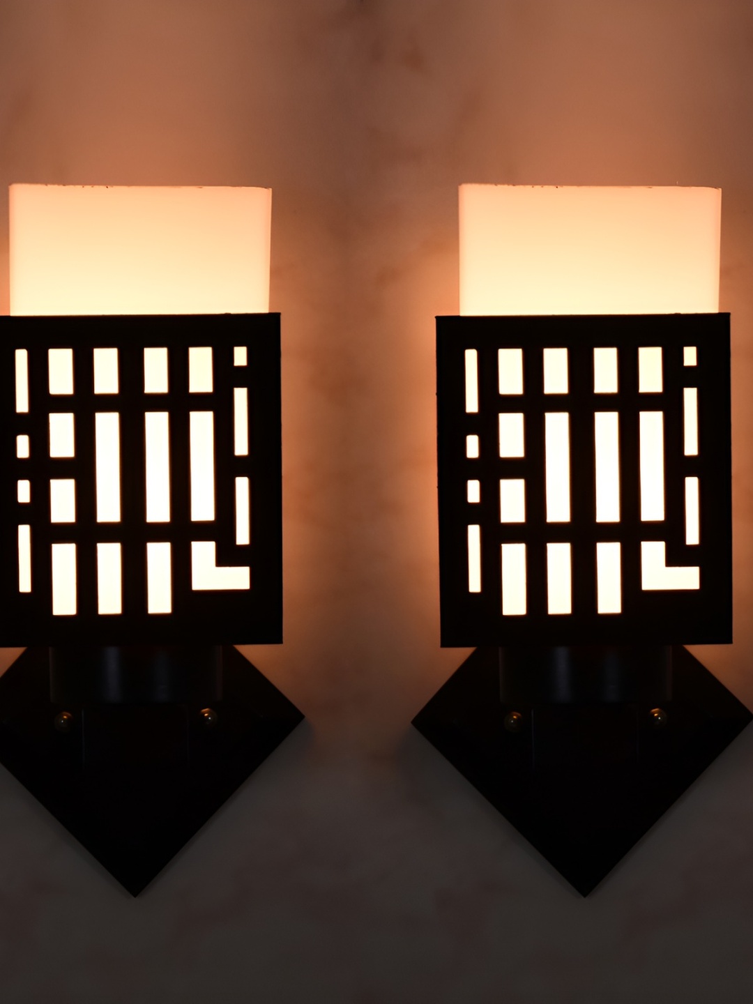 

Afast Black & White 2 Pieces Wooden Contemporary Square Shaped Wall Lamps