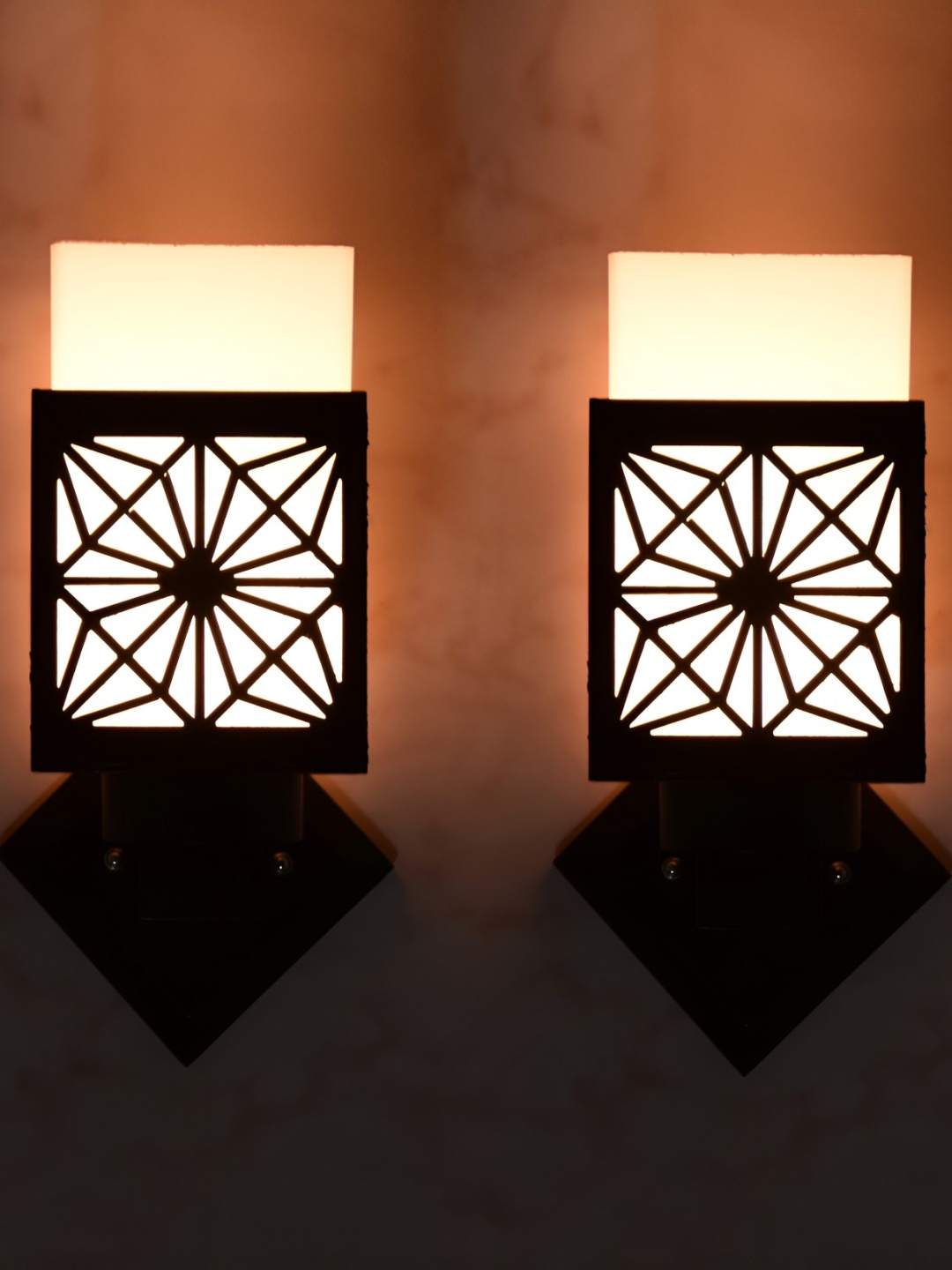 

Afast White & Black 2 Pieces Wooden Traditional Square Shaped Wall Lamp