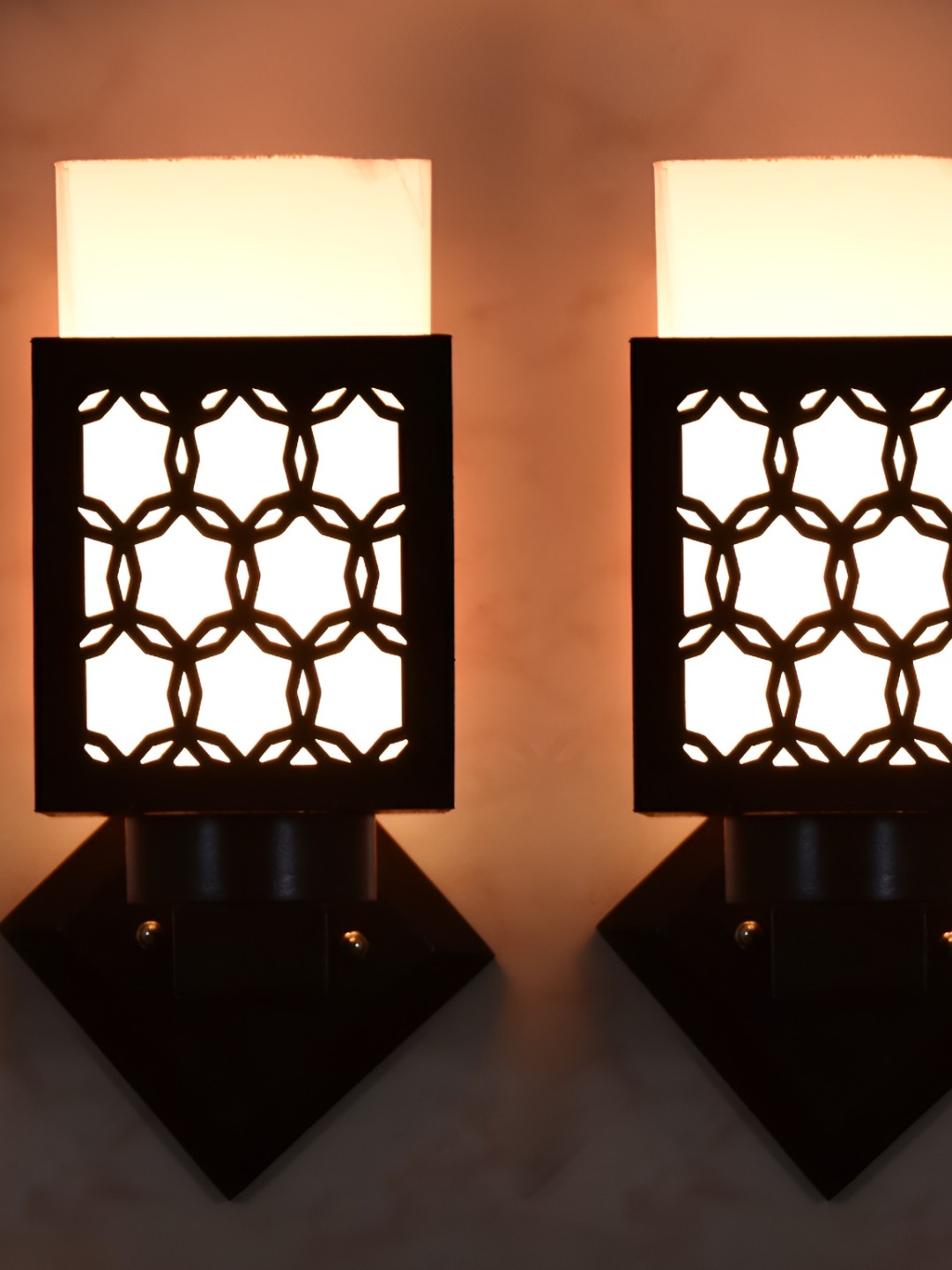 

Afast Brown & White 2 Pieces Textured Wooden Traditional Square Shaped Wall Lamp