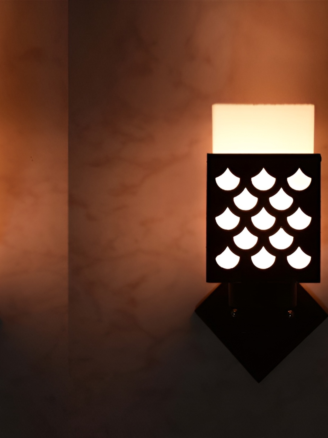 

Afast Black 2 Pieces Textured Wooden Traditional Square Shaped Wall Lamps