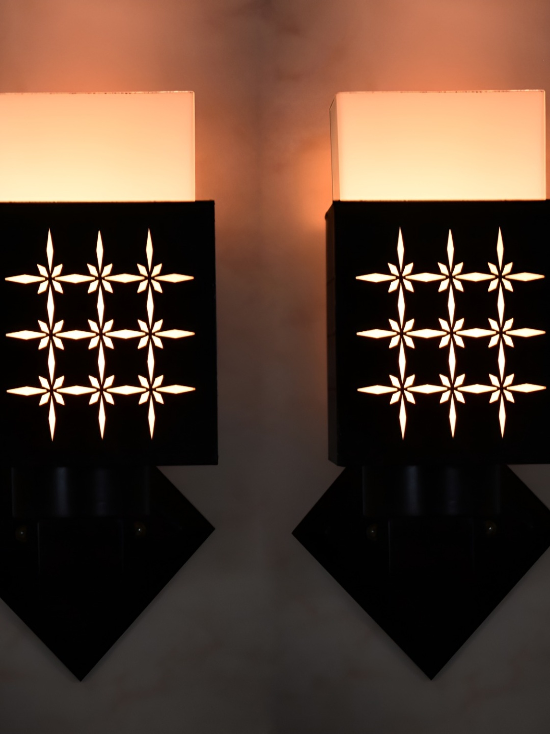 

Afast 2 Pcs Black & White Wooden Traditional Square Shaped Wall Lamps