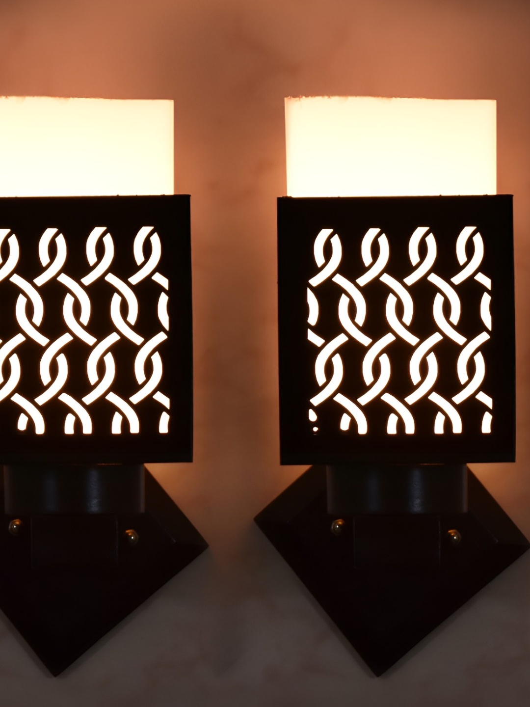 

Afast Black & White 2 Pieces Textured Wooden Traditional Square Shaped Wall Lamps
