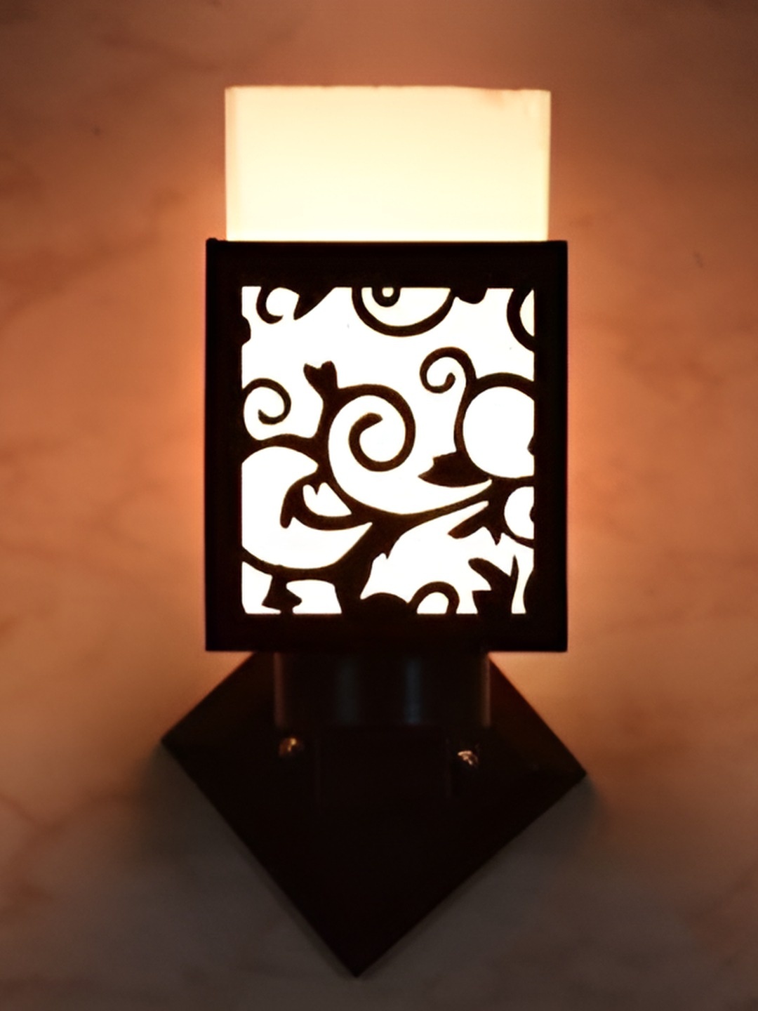 

Afast White & Black Wooden Contemporary Square Shaped Wall Lamp