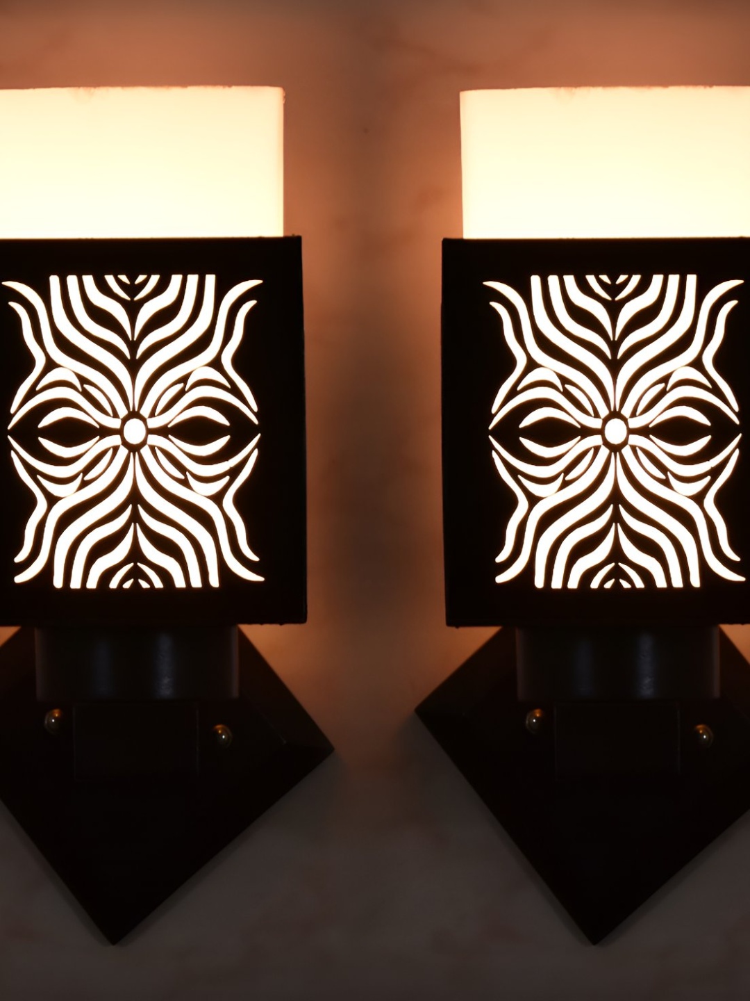 

Afast Black & White 2 Pieces Square Wooden Textured Wall Lamp