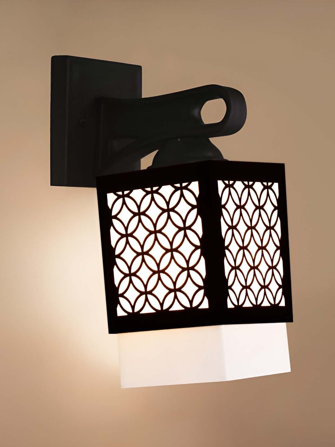 

Afast Black Textured Wooden Traditional Square Shaped Wall Lamp