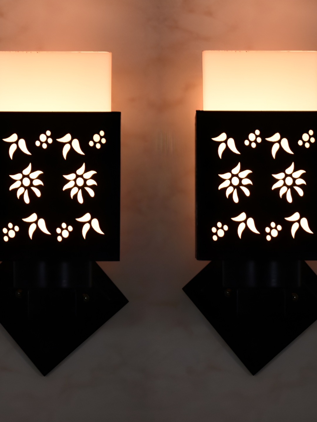 

Afast Black & White 2Pieces Textured Wooden Square Shaped Wall Lamp