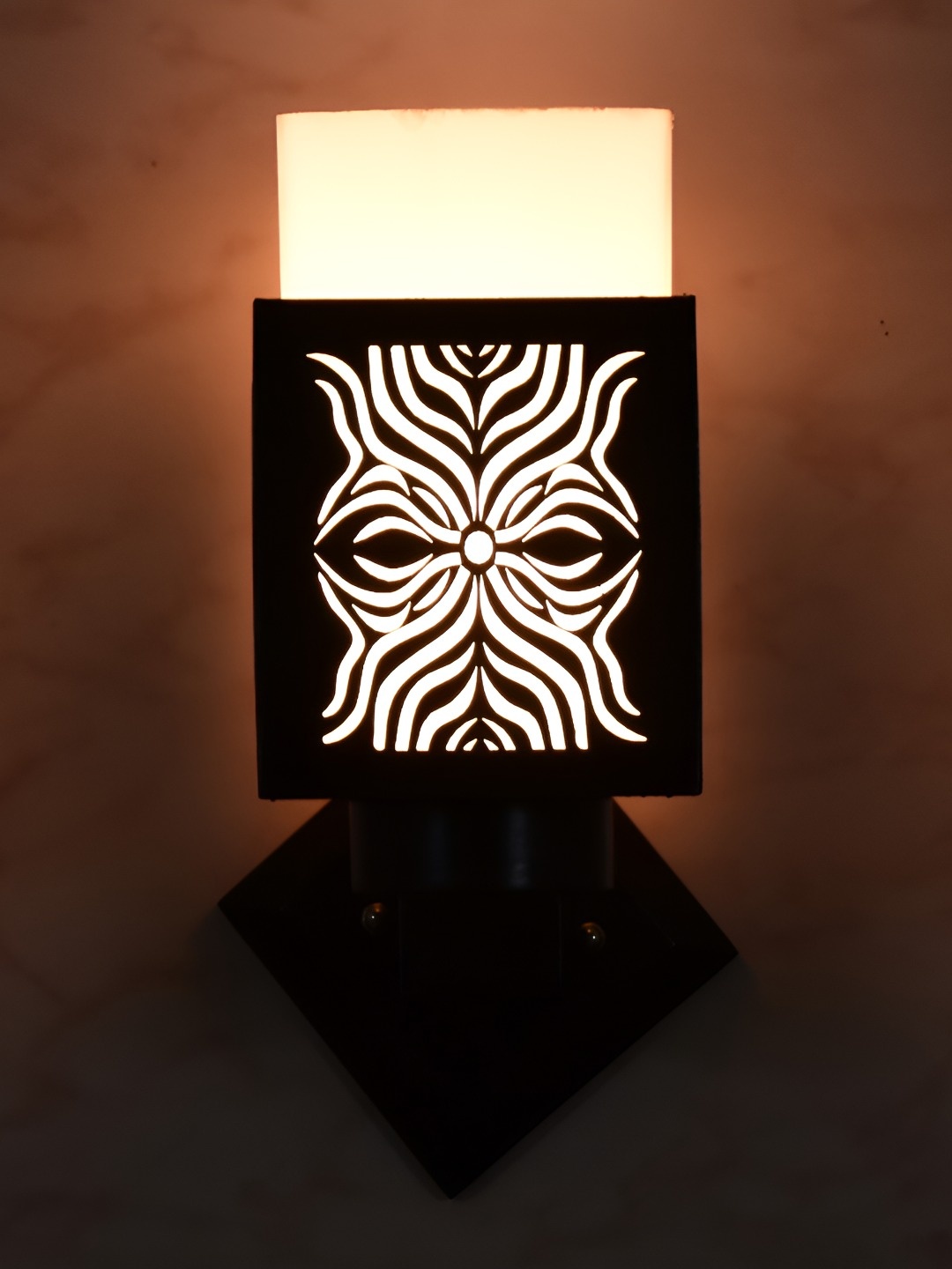 

Afast White & Black Textured Wooden Square Shaped Wall Lamp