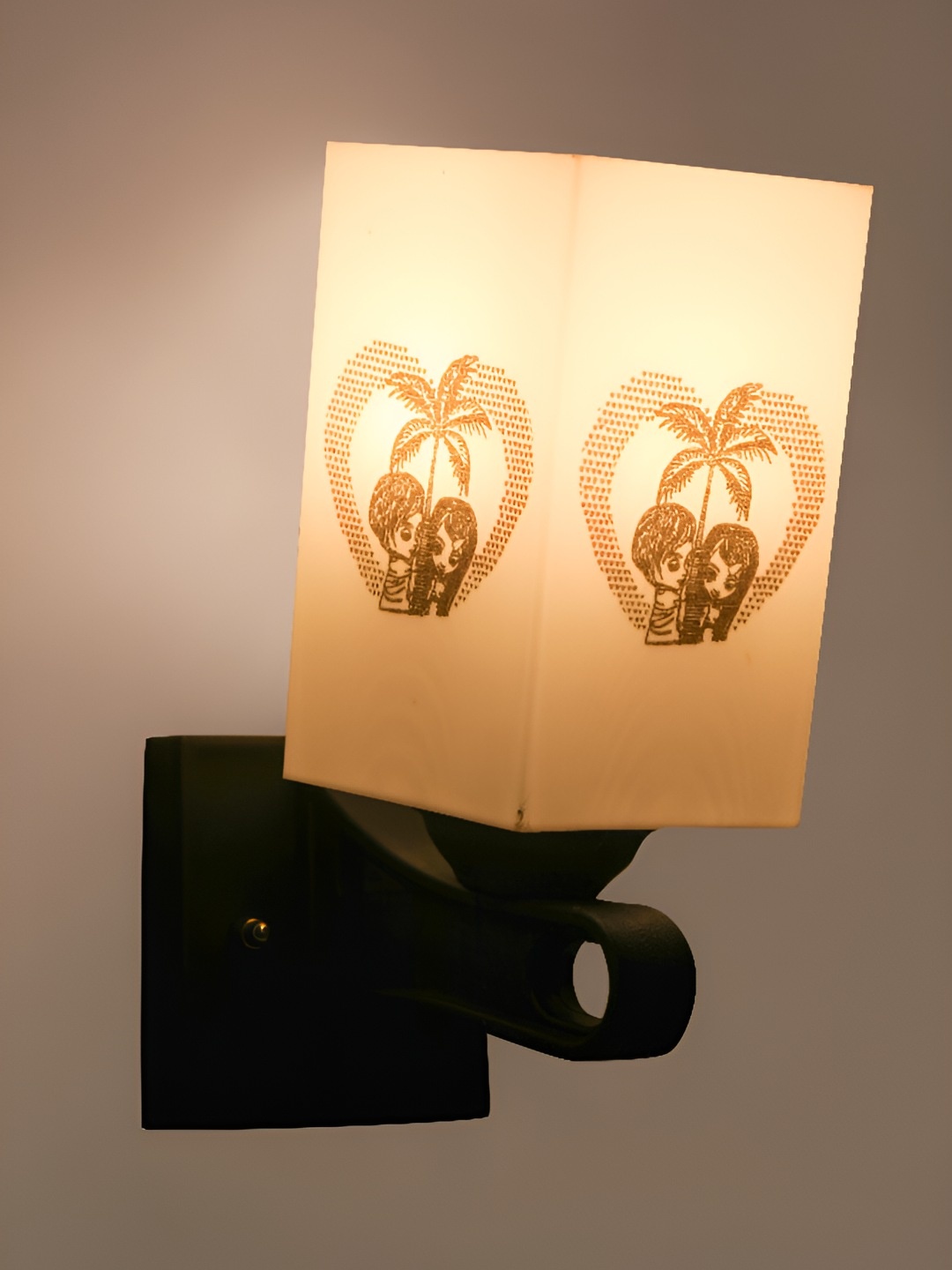 

Afast Afast Black & White Wood Traditional Square Textured Shaped Wall Lamp