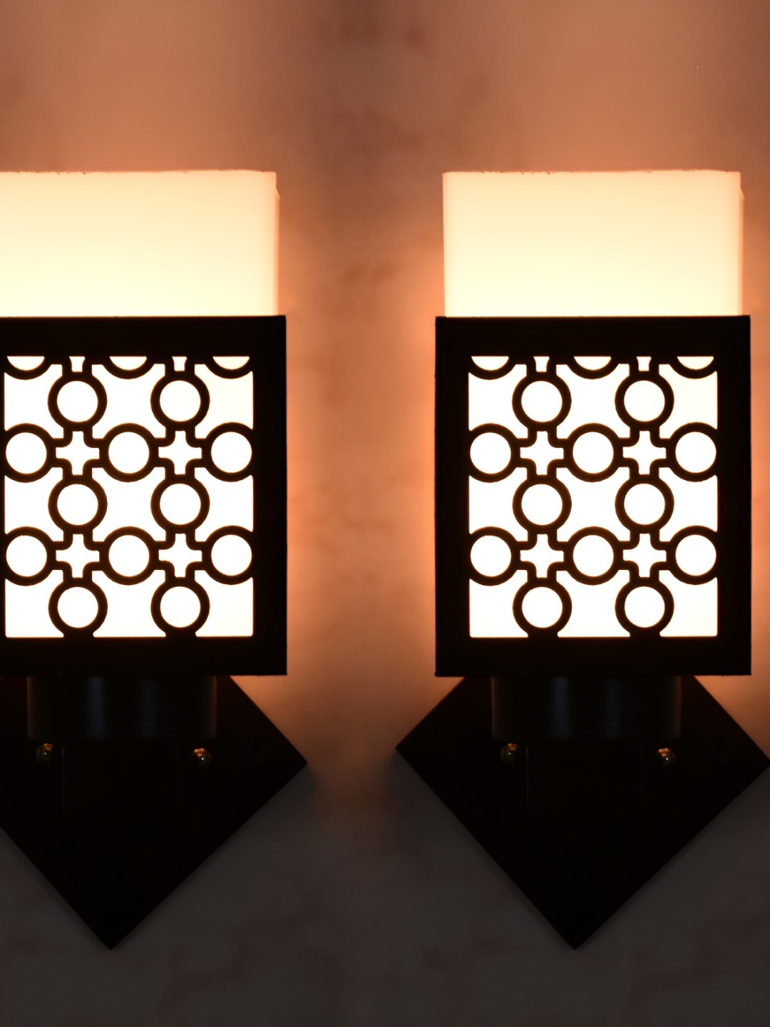 

Afast White & Black Textured Wall Lamps