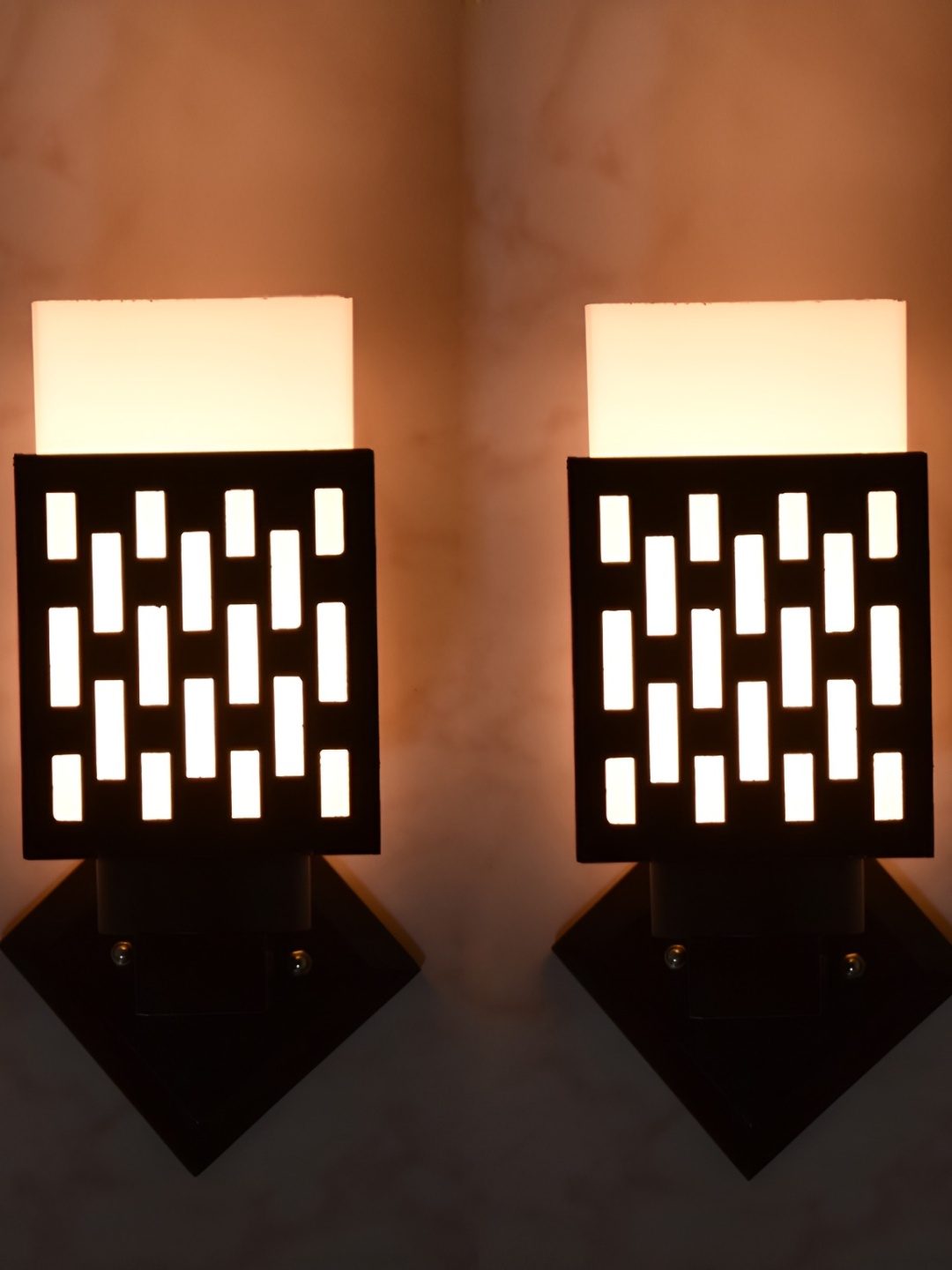 

Afast Black & White 2 Pieces Textured Wood Traditional Square Shaped Wall Lamps